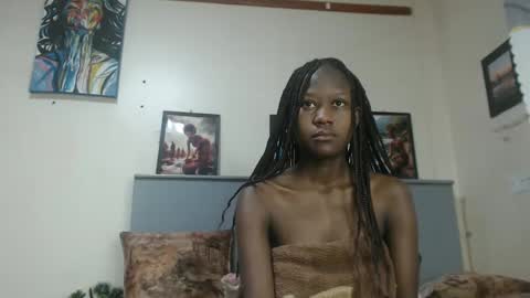 Snapshot of emilyposha chatting on January 10, 11:08 pm Emilly online show from January 10, 11:08 pm