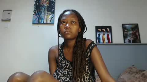 Snapshot of emilyposha chatting on February 1, 7:34 pm Emilly online show from February 1, 7:34 pm