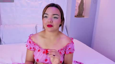 EMILY online show from November 12, 9:02 pm