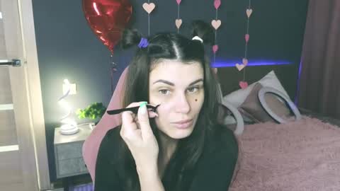 Snapshot of emilytucker chatting on February 19, 1:08 am Emily online show from February 19, 1:08 am