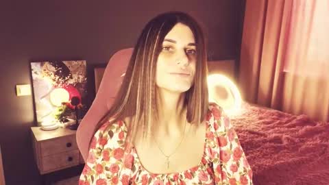 Snapshot of emilytucker chatting on September 18, 2:21 am Emily online show from September 18, 2:21 am