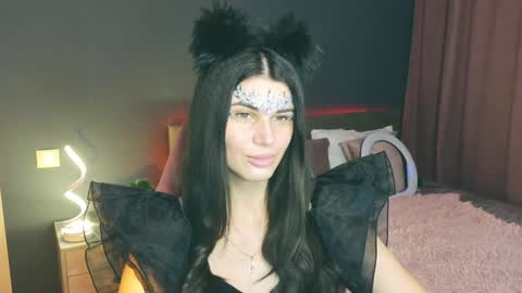 Snapshot of emilytucker chatting on January 25, 1:32 am Emily online show from January 25, 1:32 am