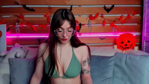 Emily online show from November 5, 8:19 am