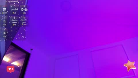 Snapshot of emilywillis8 chatting on October 19, 3:36 pm E M I L Y online show from October 19, 3:36 pm