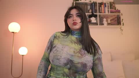 Snapshot of emilyxrose_ chatting on January 14, 7:21 pm IG thickemmsss online show from January 14, 7:21 pm