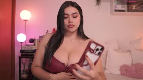 Snapshot of emilyxrose_ chatting on September 27, 5:31 pm IG thickemmsss online show from September 27, 5:31 pm