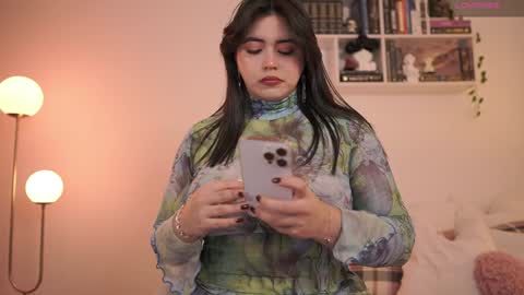 Snapshot of emilyxrose_ chatting on January 22, 6:41 pm IG thickemmsss online show from January 22, 6:41 pm