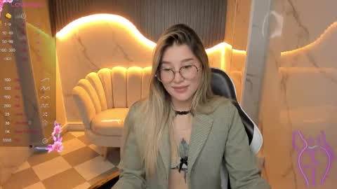 Emma online show from October 14, 8:55 pm