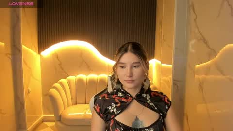 Emma online show from October 9, 8:35 pm