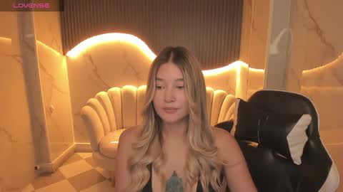 Emma online show from October 15, 9:17 pm