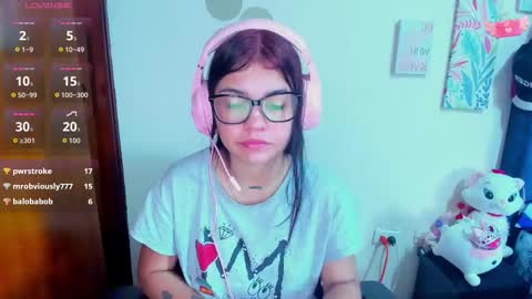 emma_boo_ online show from November 1, 4:22 pm