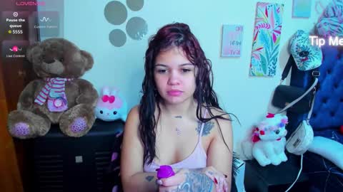 emma_boo_ online show from February 4, 3:15 pm