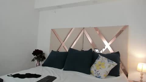 Emma Castillo online show from May 28, 1:58 am