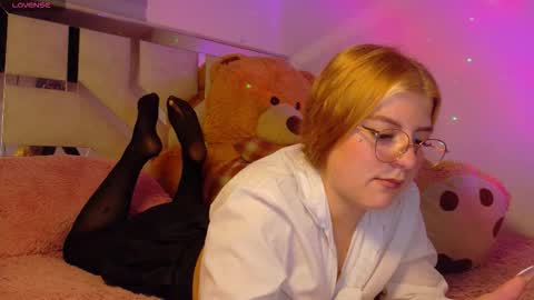  Emma  online show from October 31, 2:57 am