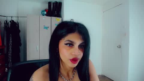 emma online show from October 27, 12:28 am