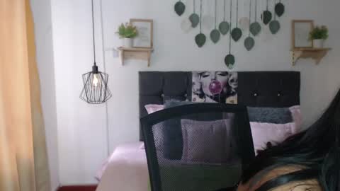 Tell me Emma online show from April 13, 2:18 pm