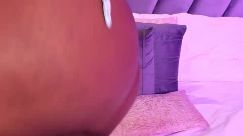 emma_jonness online show from December 5, 6:31 pm