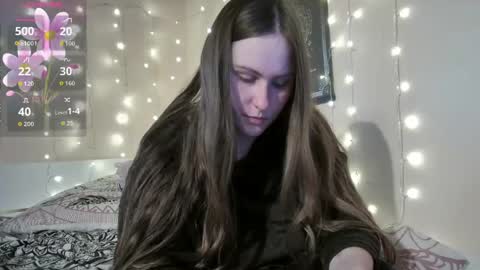 emma_just online show from April 15, 8:48 am