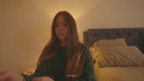 emma_lu1 online show from March 8, 4:33 pm