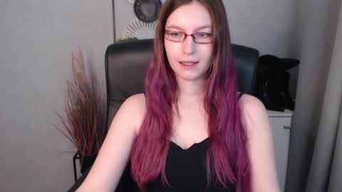 Snapshot of emma_lust94 chatting on February 4, 6:46 am emma online show from February 4, 6:46 am