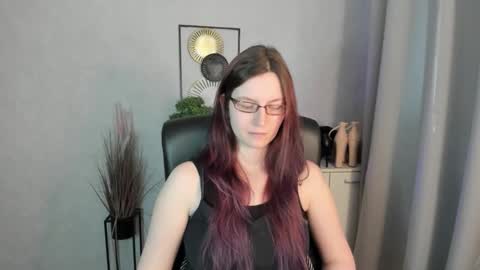 emma online show from March 27, 8:26 am