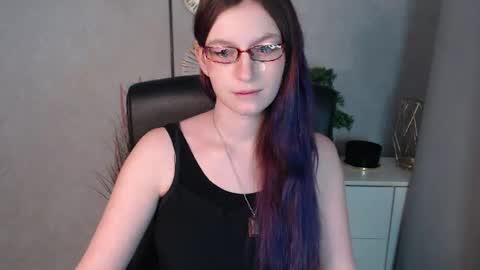 Snapshot of emma_lust94 chatting on January 3, 6:33 am emma online show from January 3, 6:33 am