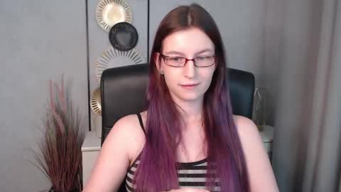 Snapshot of emma_lust94 chatting on December 7, 3:08 pm emma online show from December 7, 3:08 pm