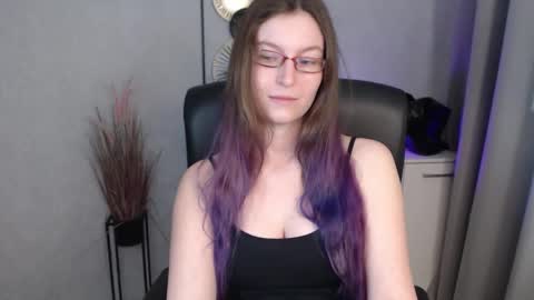 Snapshot of emma_lust94 chatting on October 10, 5:45 am emma online show from October 10, 5:45 am