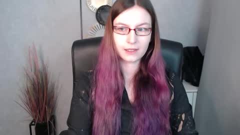 Snapshot of emma_lust94 chatting on February 19, 6:55 am emma online show from February 19, 6:55 am