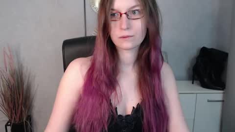 Snapshot of emma_lust94 chatting on February 14, 7:07 am emma online show from February 14, 7:07 am