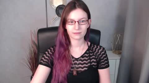 Snapshot of emma_lust94 chatting on January 16, 6:35 am emma online show from January 16, 6:35 am