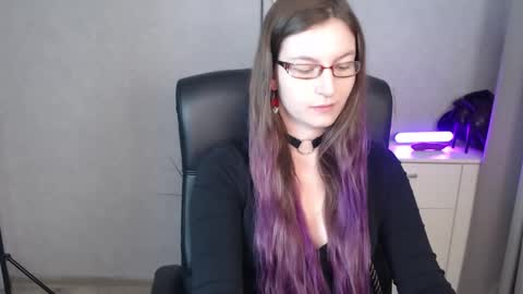 emma online show from October 27, 6:31 am