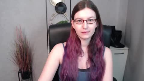 Snapshot of emma_lust94 chatting on February 20, 6:39 am emma online show from February 20, 6:39 am