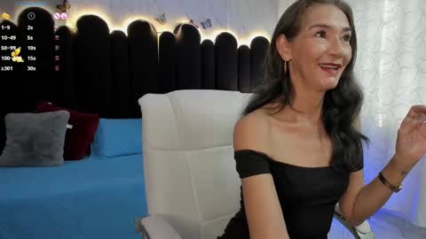 Snapshot of emma_mendoza chatting on September 16, 12:35 pm Emma online show from September 16, 12:35 pm
