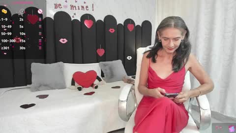 Snapshot of emma_mendoza chatting on February 14, 12:14 pm Emma online show from February 14, 12:14 pm