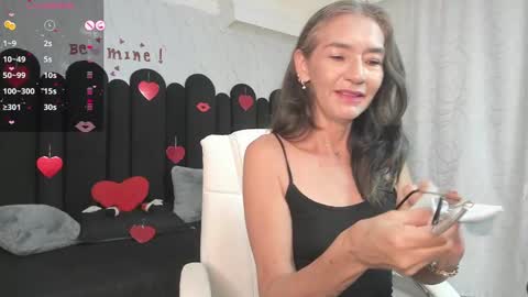 Snapshot of emma_mendoza chatting on February 12, 12:12 pm Emma online show from February 12, 12:12 pm