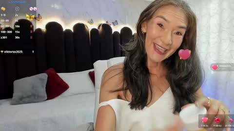 Snapshot of emma_mendoza chatting on September 17, 12:36 pm Emma online show from September 17, 12:36 pm