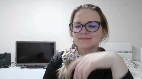 emma_misty_ online show from February 21, 8:42 pm