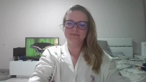 emma_misty_ online show from April 13, 8:20 pm