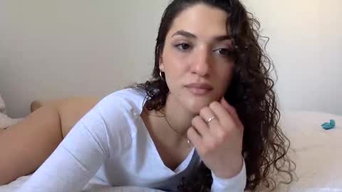 Snapshot of emmababy2322 chatting on February 18, 6:39 pm Emma online show from February 18, 6:39 pm