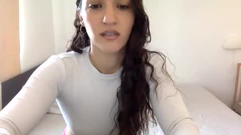 Snapshot of emmababy2322 chatting on January 7, 5:31 pm Emma online show from January 7, 5:31 pm