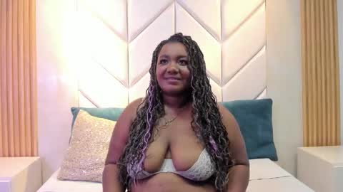 Snapshot of emmabrantt_ chatting on October 30, 3:53 am EmmaBrantt  online show from October 30, 3:53 am