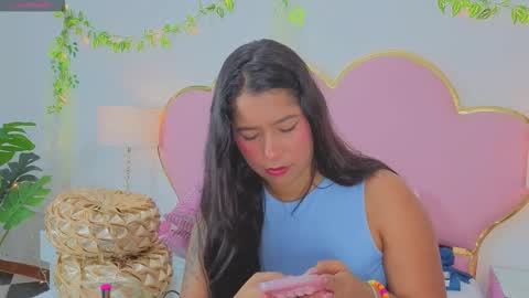 Snapshot of emmacrush chatting on September 8, 10:42 pm Welcome Im yosein  Your love is my passion activate it with your tips and enjoy with me online show from September 8, 10:42 pm