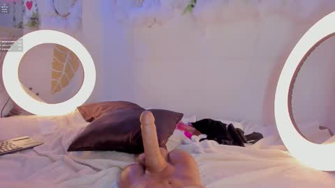 Emma Duque online show from December 1, 11:03 am