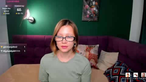 Emma 3 online show from March 6, 1:55 am