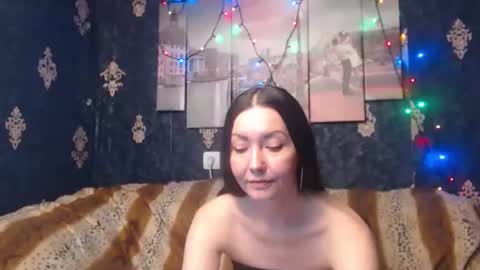 EmmaGoldX online show from March 5, 11:49 am