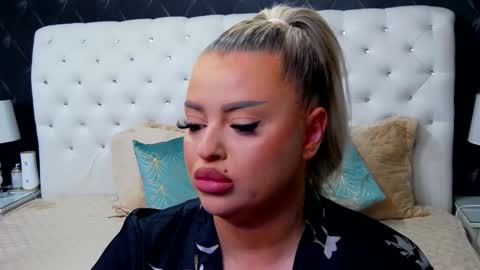 Emma Mavis online show from January 30, 11:11 am