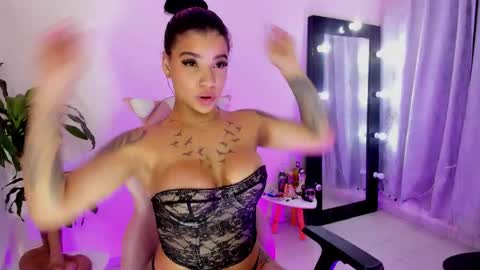 Emma Russell online show from March 5, 12:17 am