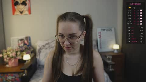 Mia online show from March 1, 1:55 pm