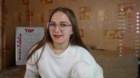 Snapshot of emmatiny chatting on March 12, 3:51 pm Mia online show from March 12, 3:51 pm